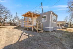 featured image of 2715 Woodlawn Blvd #16