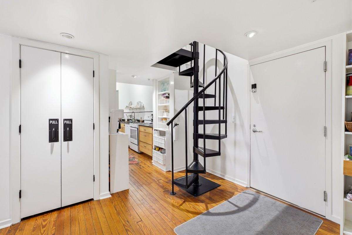 112 E West St #202 - Photo 7 of 27