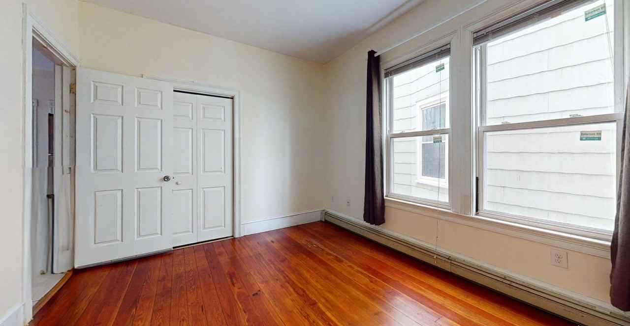 19 Newport St #3B - Photo 7 of 11