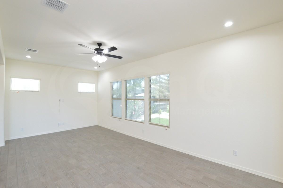 1150 S Jay St - Photo 7 of 27