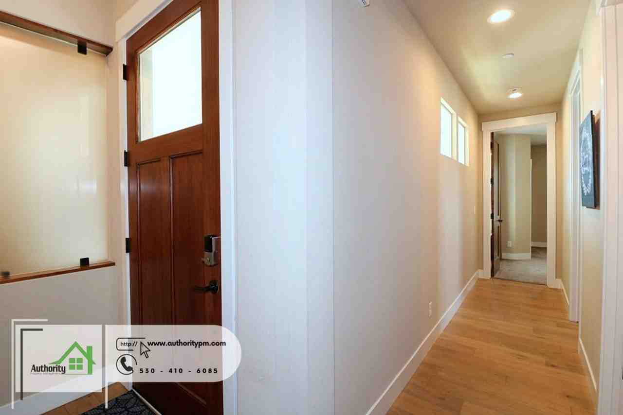 650 Mill Valley Pkwy - Photo 5 of 35