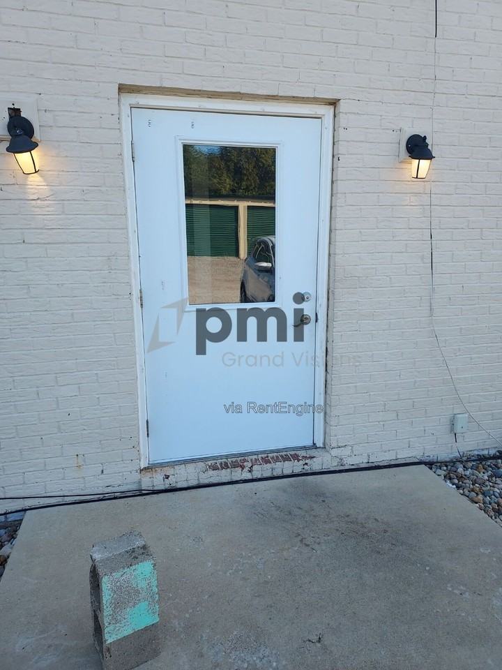 465 E Main St #16 - Photo 3 of 22