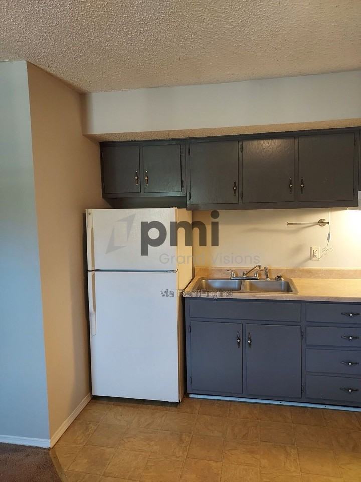 465 E Main St #16 - Photo 5 of 22