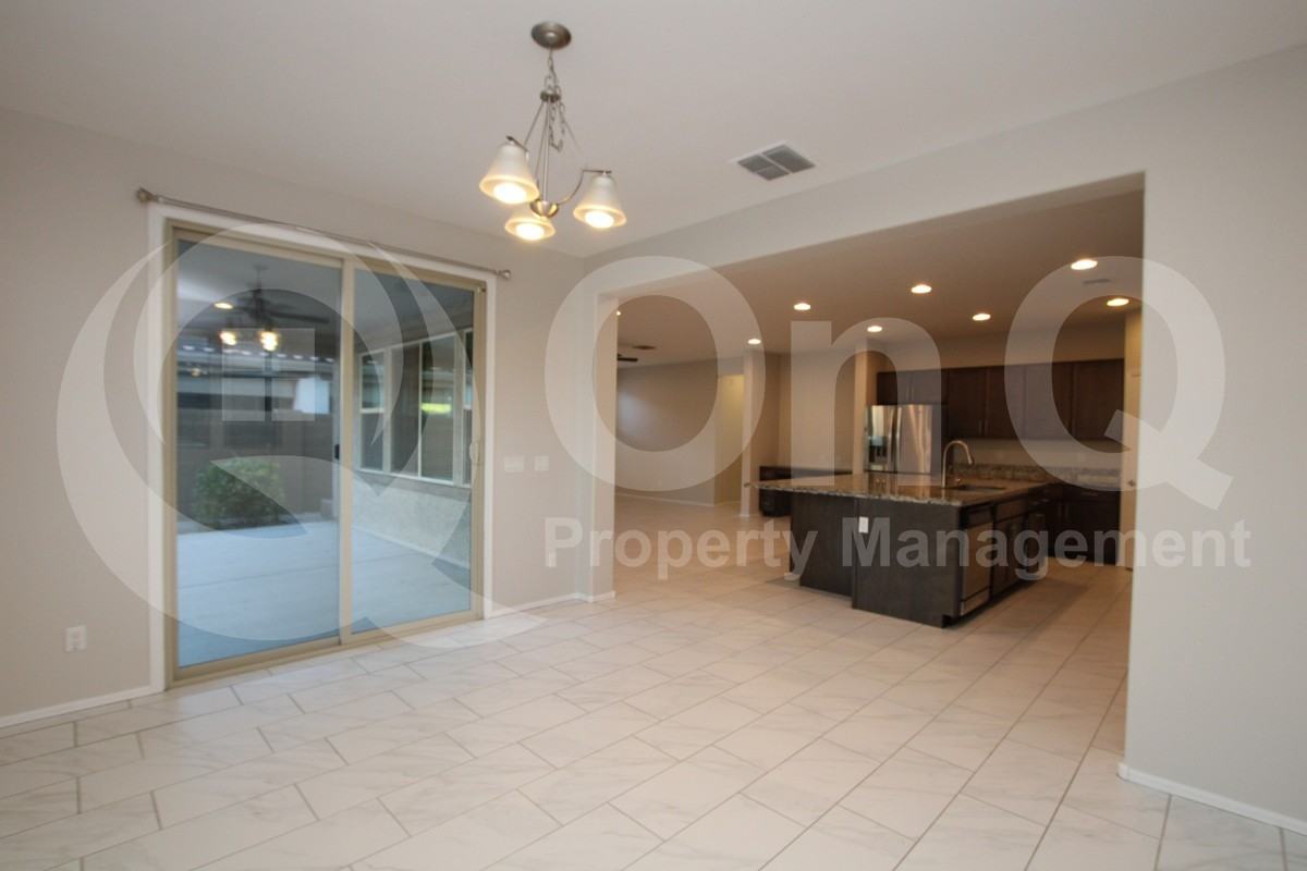 2224 E Ottawa Ln - Photo 4 of 29