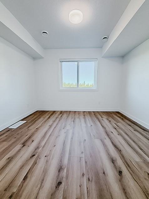 6035 105 Street Northwestunit 1 - Photo 7 of 17