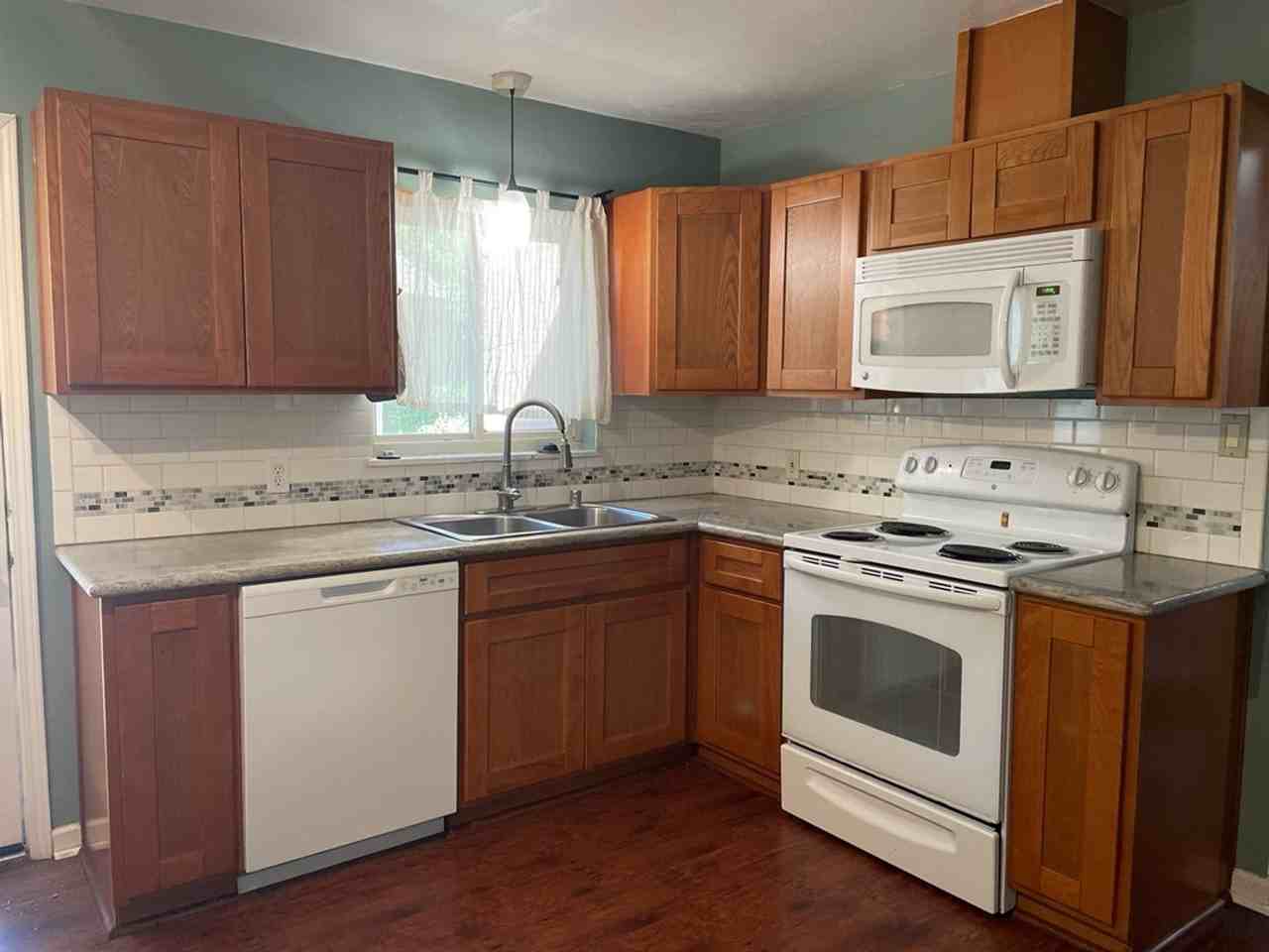 72 4th St - Photo 3 of 12