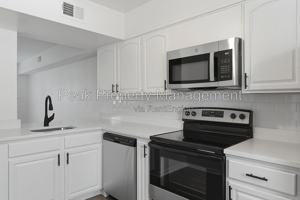 featured image of 304 S Center St #8