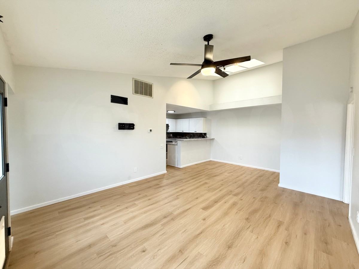 4446 E Darrel Rd - Photo 3 of 15