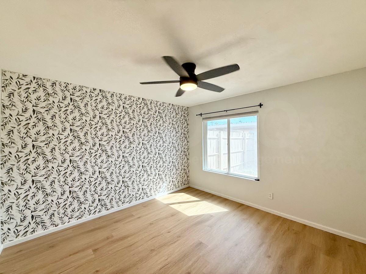 4446 E Darrel Rd - Photo 4 of 15