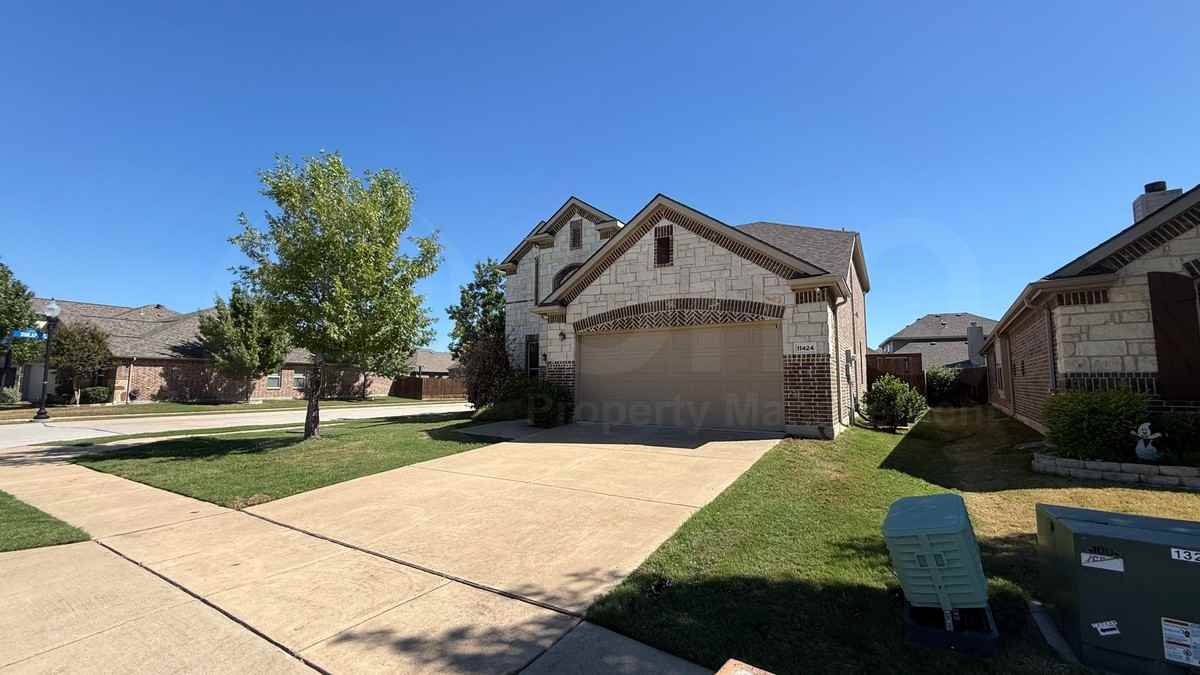 11424 Aquilla Dr - Photo 2 of 23
