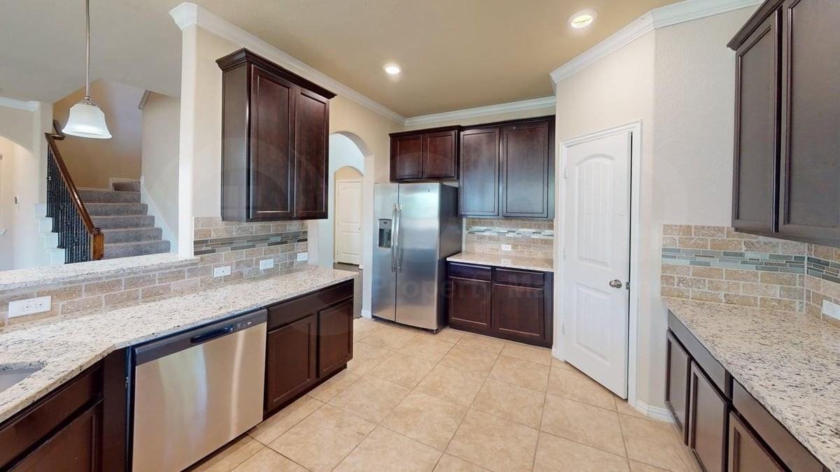 11424 Aquilla Dr - Photo 4 of 23
