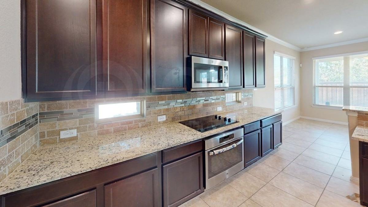 11424 Aquilla Dr - Photo 5 of 23