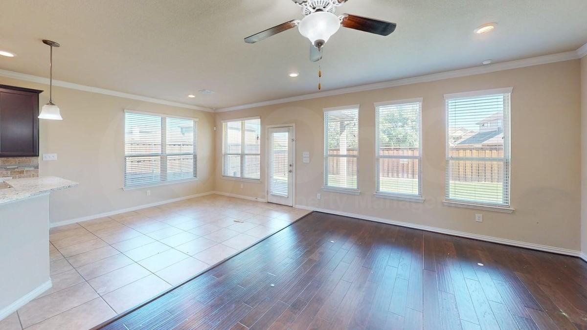 11424 Aquilla Dr - Photo 6 of 23