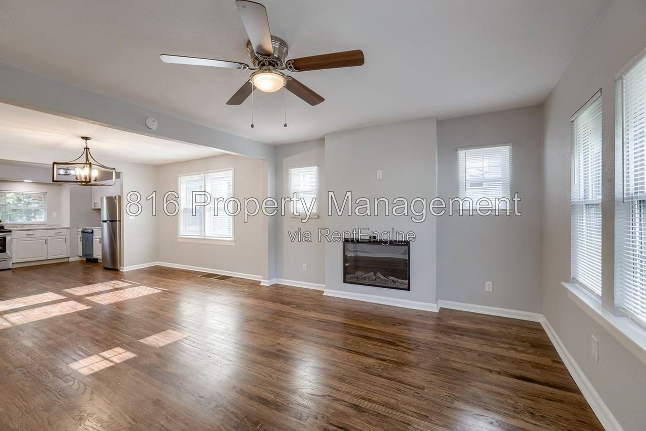 1826 E 69th St - Photo 3 of 20