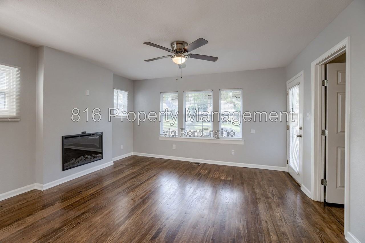 1826 E 69th St - Photo 4 of 20