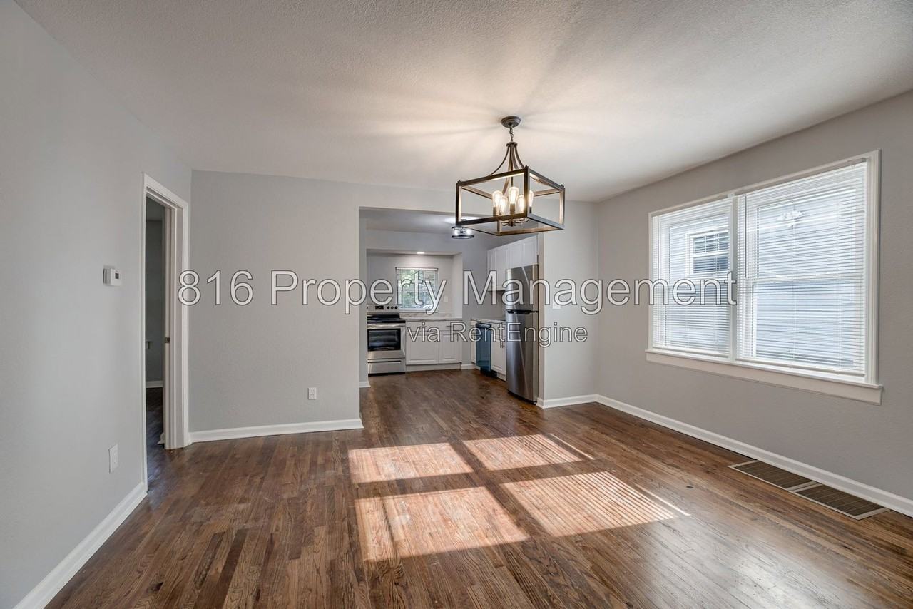 1826 E 69th St - Photo 5 of 20