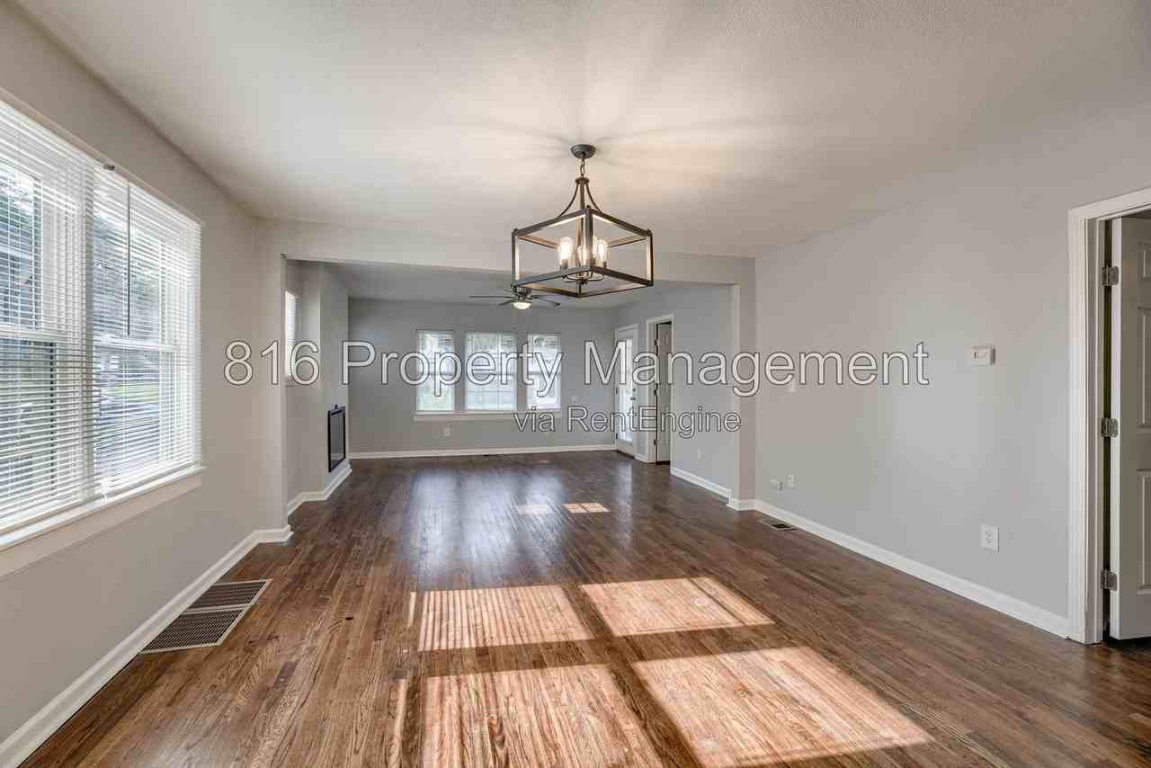 1826 E 69th St - Photo 6 of 20