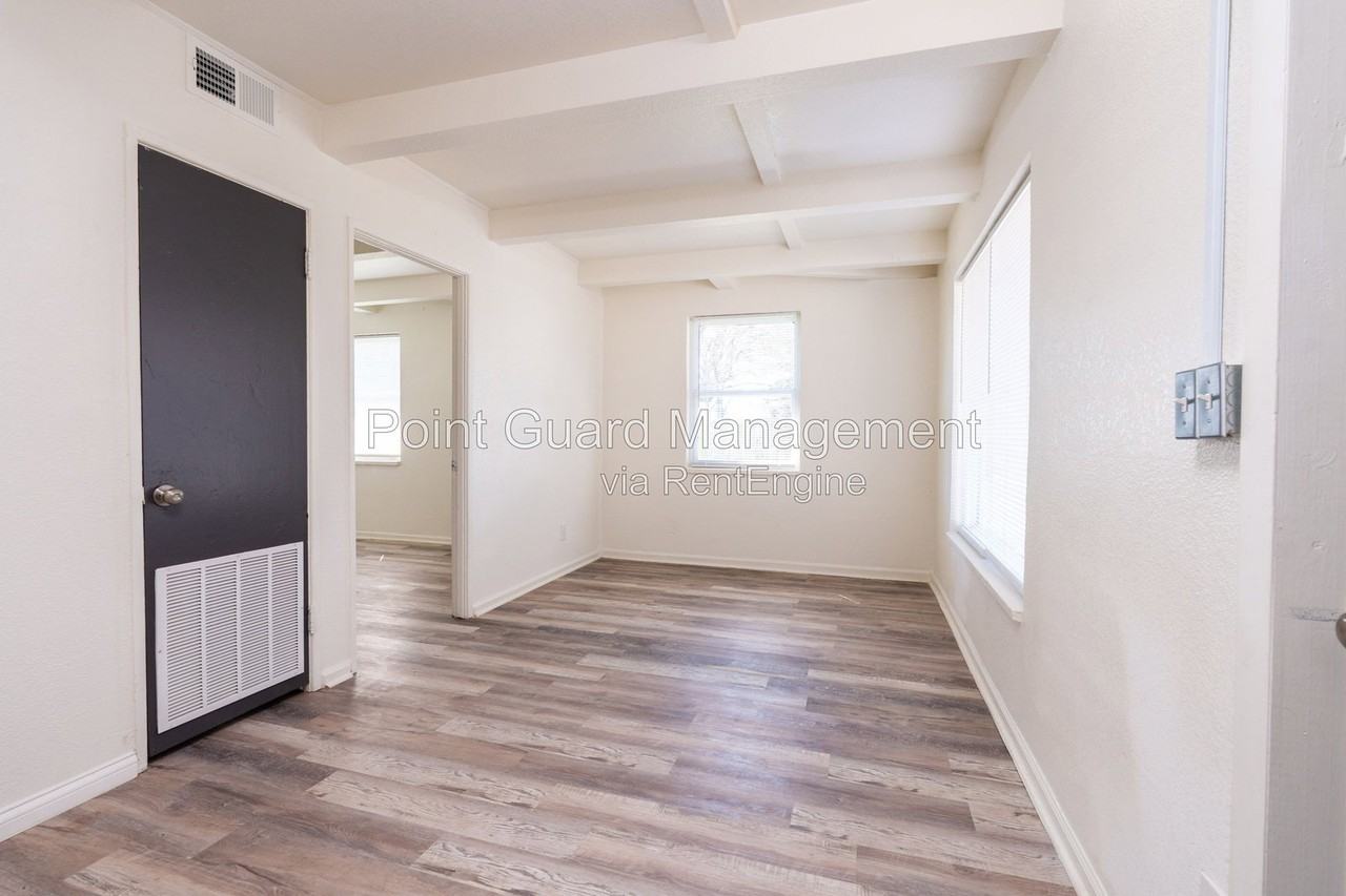 1337 W Dora Ave #1337