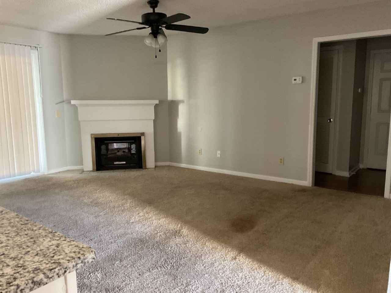 123 W Victoria Ct Apt B - Photo 3 of 21