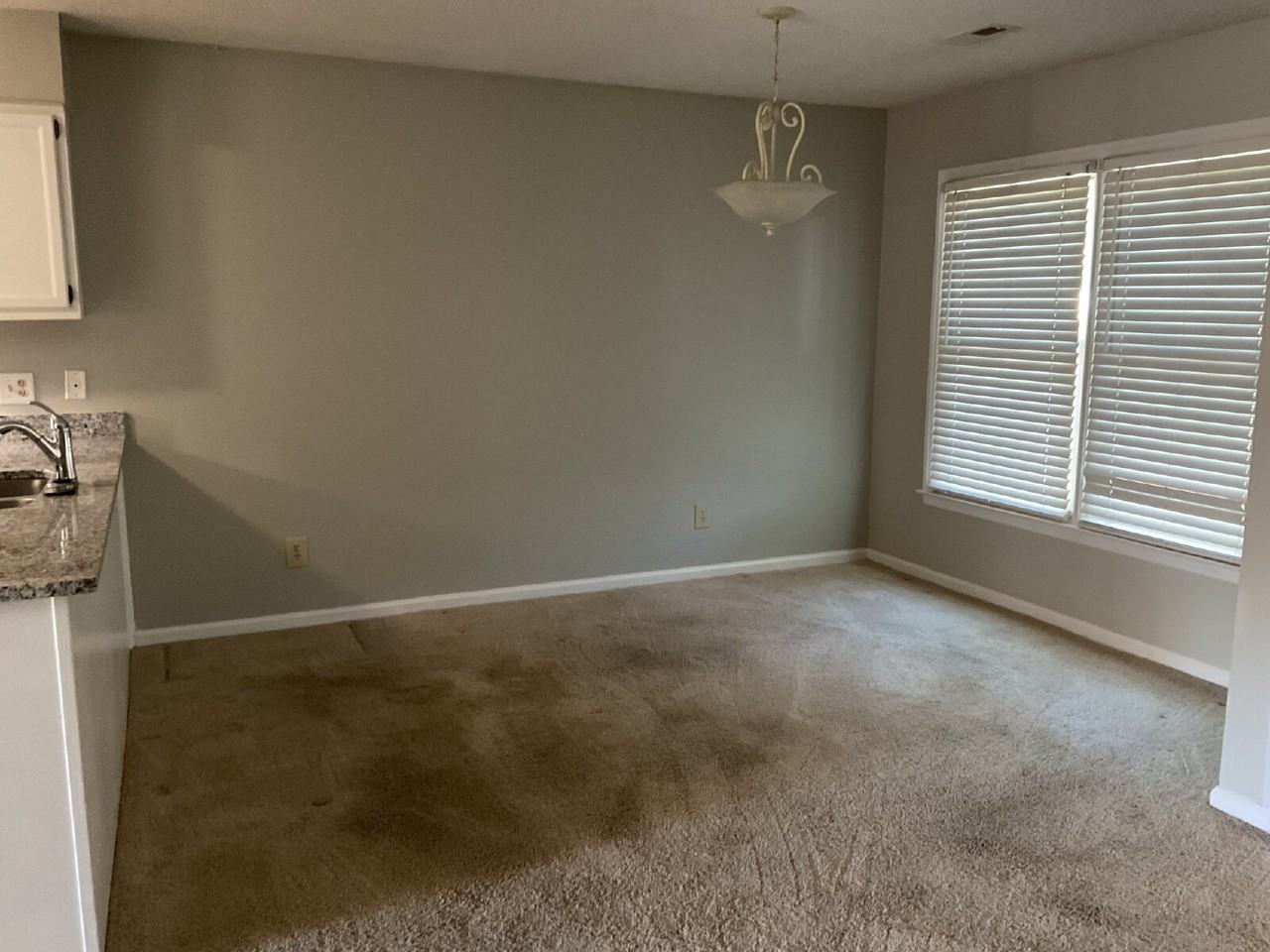123 W Victoria Ct Apt B - Photo 7 of 21