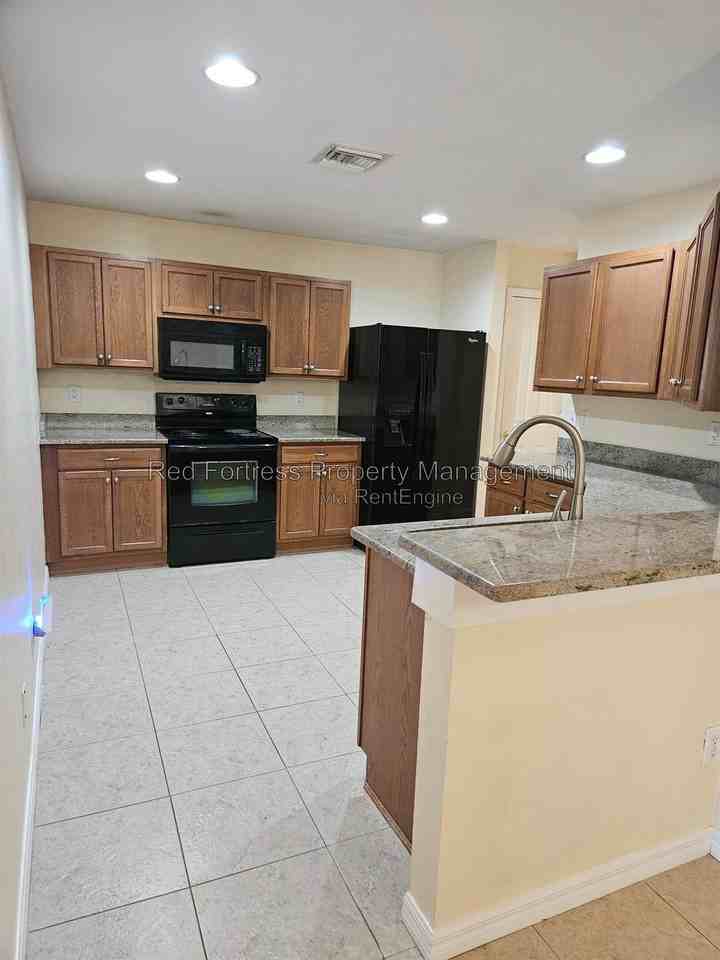 9312 Aegean Cir - Photo 3 of 13