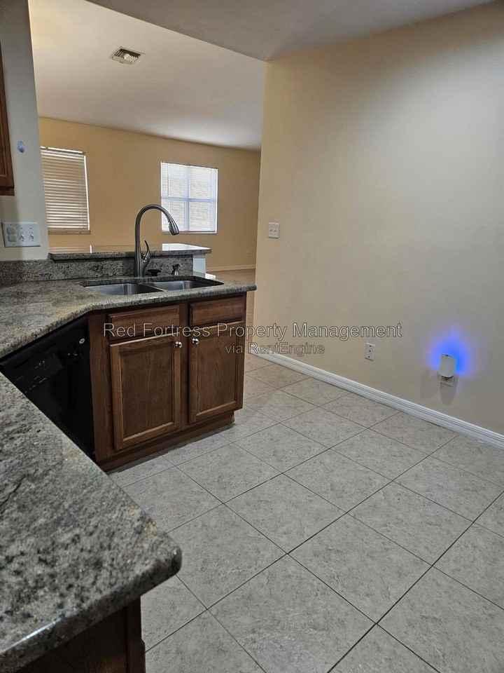 9312 Aegean Cir - Photo 4 of 13