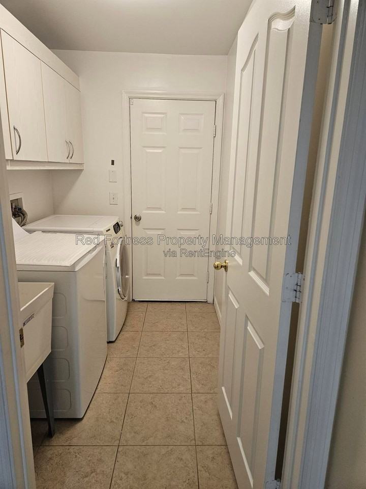 9312 Aegean Cir - Photo 5 of 13
