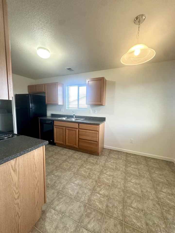 204 Abby Rd Apt 202 - Photo 5 of 18