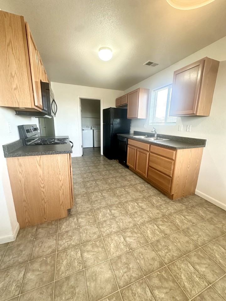 204 Abby Rd Apt 202 - Photo 6 of 18