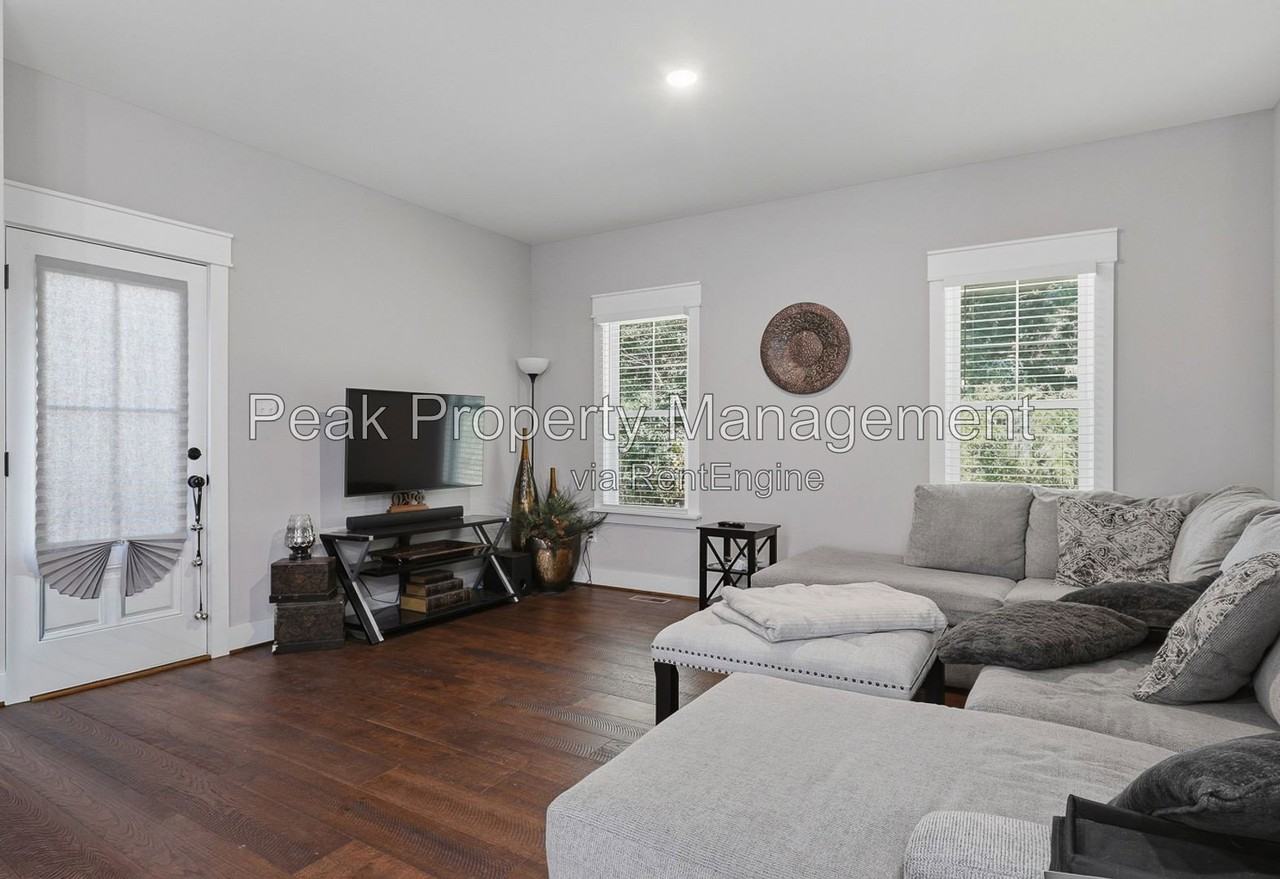 14913 Tosh Ct - Photo 4 of 34