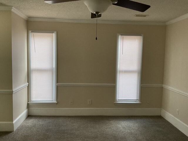 2905 Sussex St Apt C - Photo 3 of 32