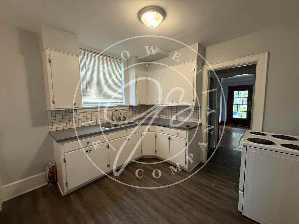 1831 Perth St - Photo 3 of 12