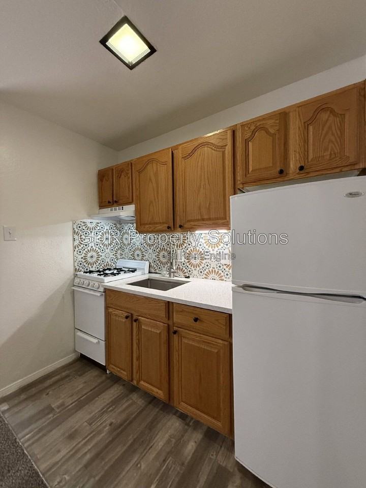 401 14th St Nw #26 - Photo 4 of 15