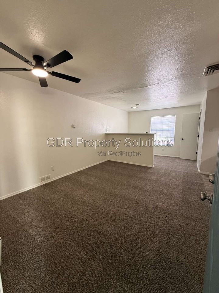 401 14th St Nw #26 - Photo 5 of 15