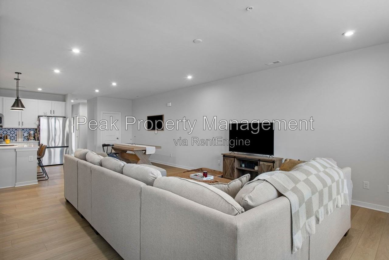 1459 Overbrook Rd - Photo 7 of 31