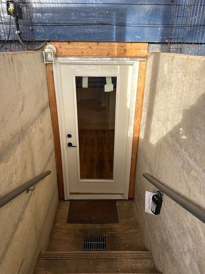 2491 Saginaw St S - Photo 2 of 20
