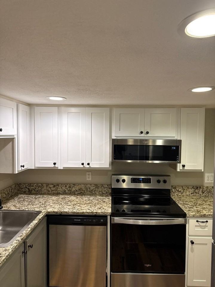 2491 Saginaw St S - Photo 7 of 20