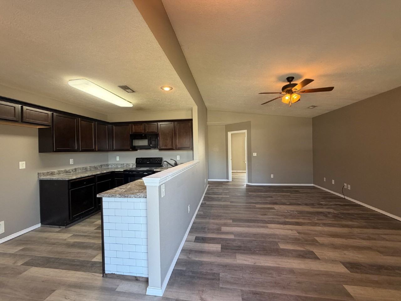 6524 Prairie Cir - Photo 4 of 23