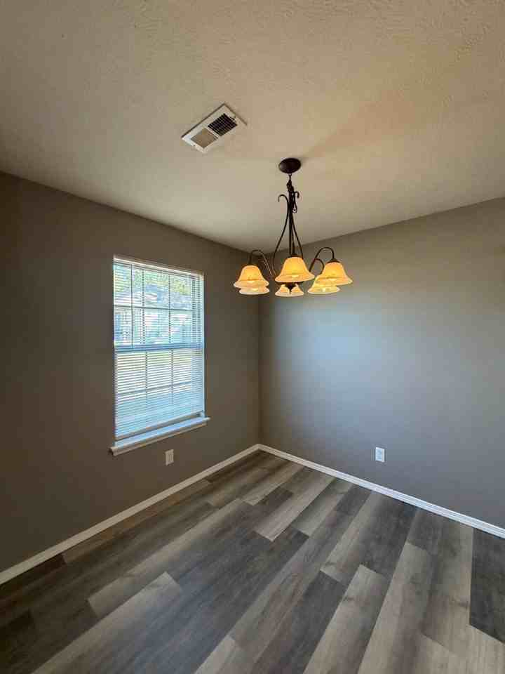 6524 Prairie Cir - Photo 5 of 23
