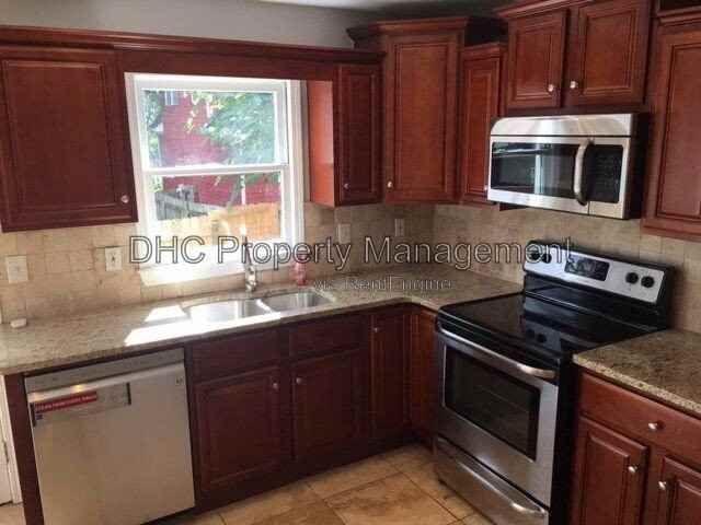 554 Peeples St Sw - Photo 5 of 21