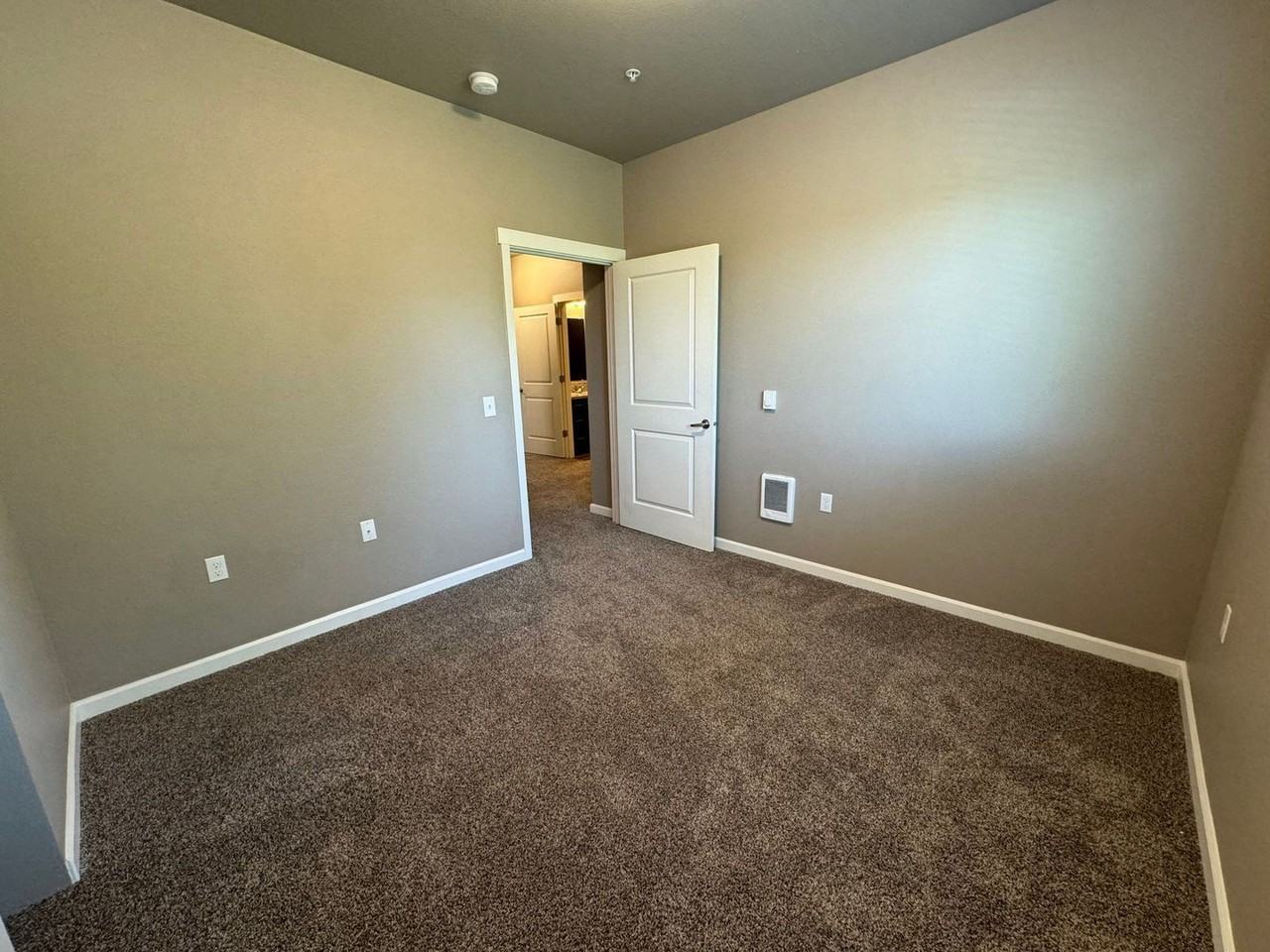 4255 Hawthorne Ave Ne #312 - Photo 7 of 15
