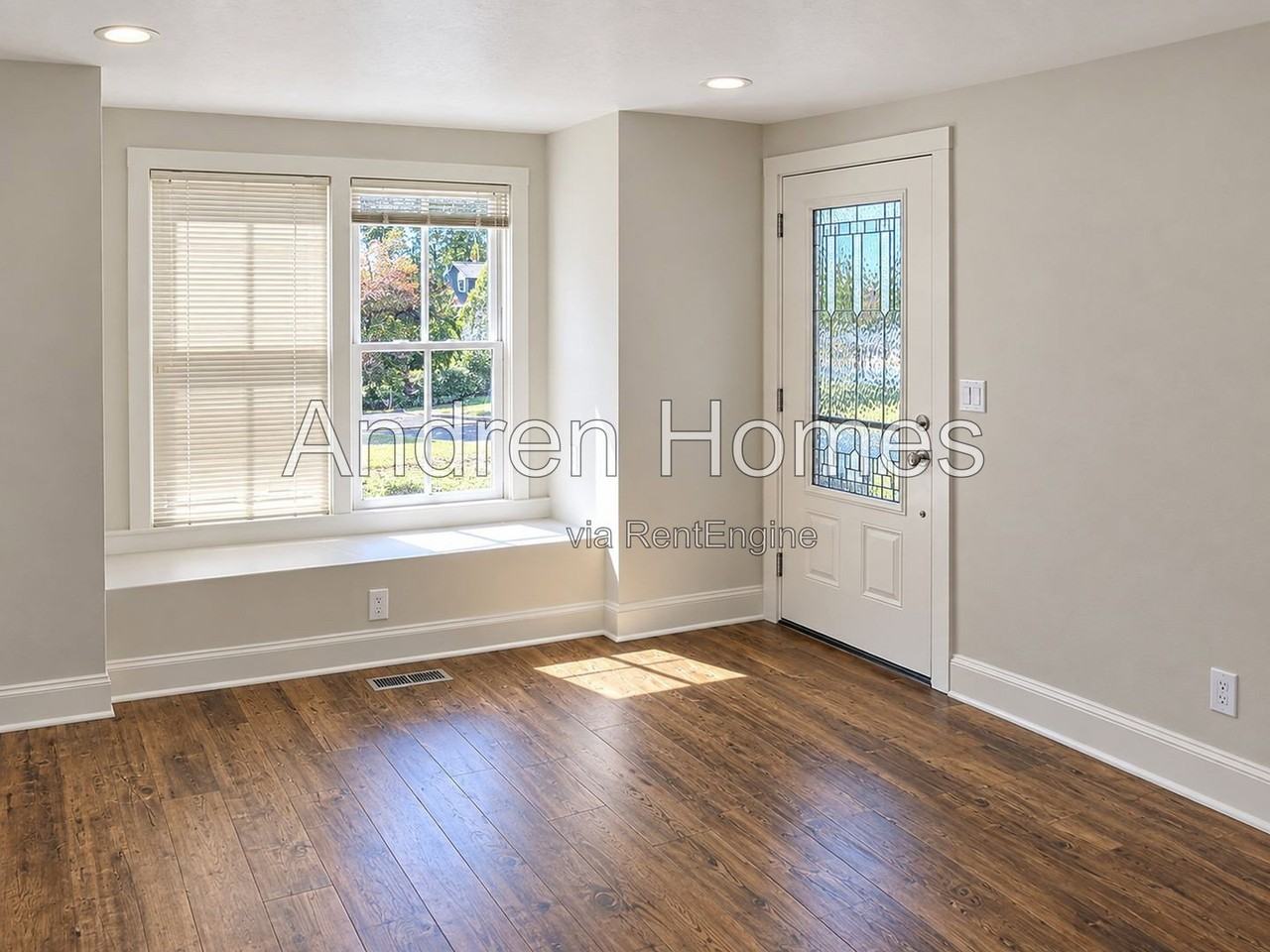 214 King St - Photo 2 of 23