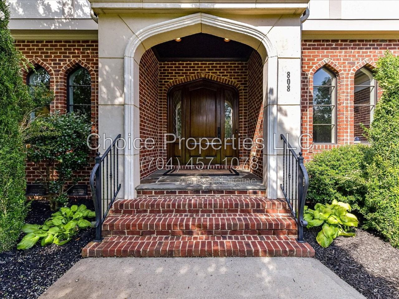 808 Huntington Park Dr #1 - Photo 4 of 48