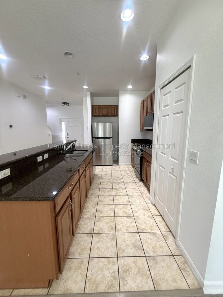 327 White Dogwood Ln #1 - Photo 7 of 32