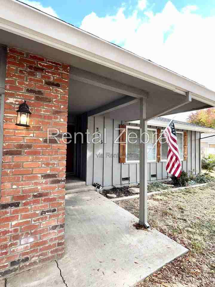 3056 Bedford Dr - Photo 3 of 25