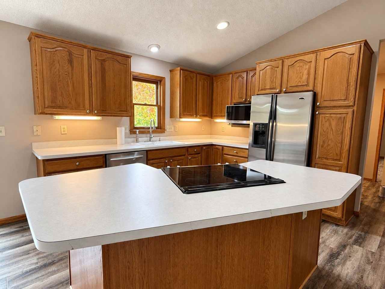 5065 Main Ave Ne - Photo 2 of 21
