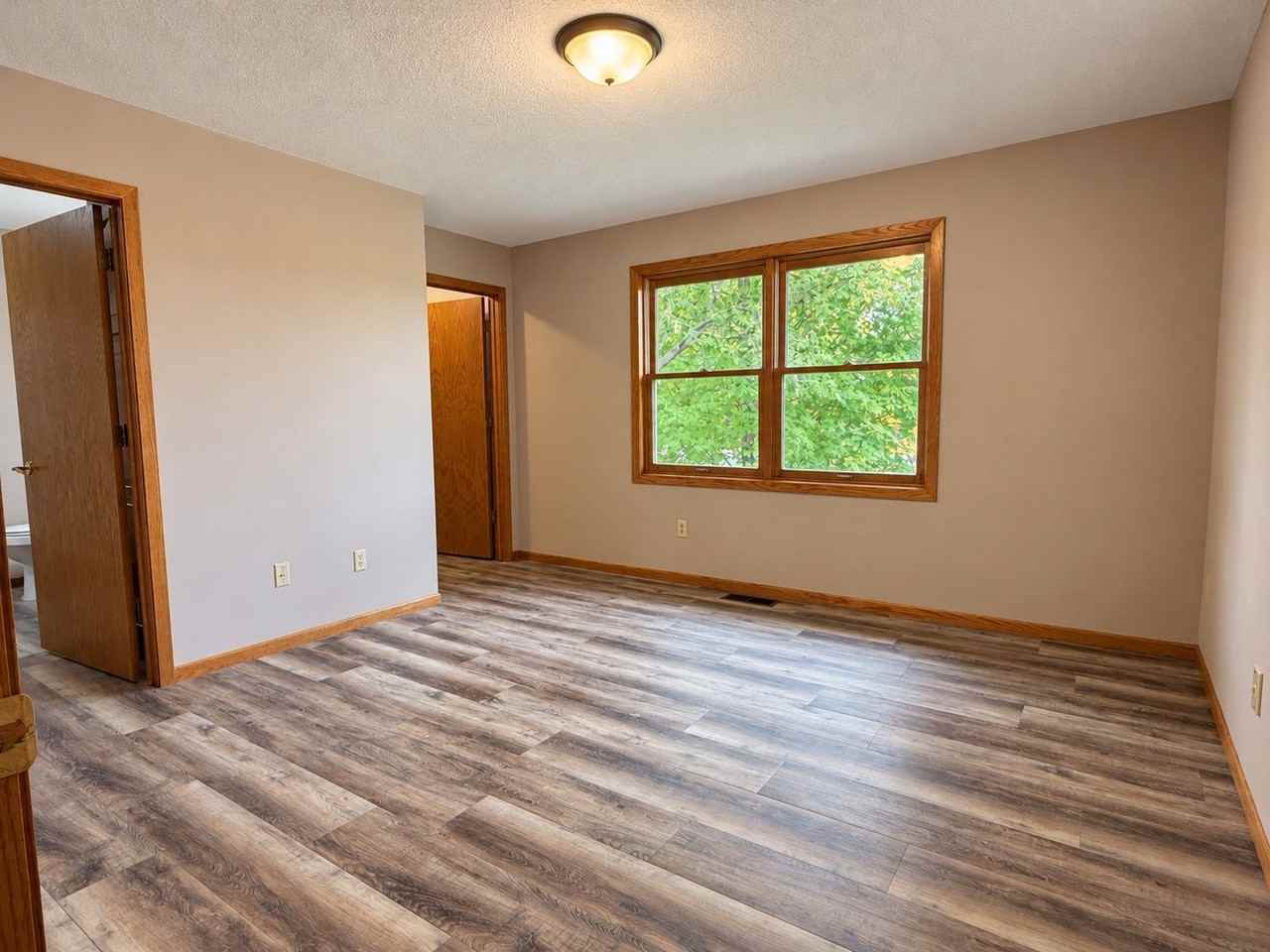5065 Main Ave Ne - Photo 6 of 21
