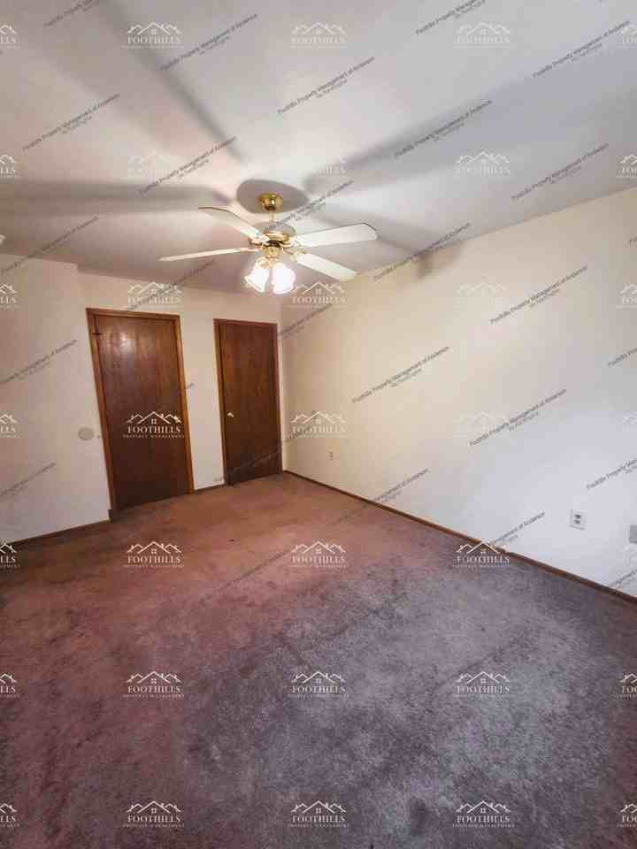 618 Jasmin Dr - Photo 2 of 10