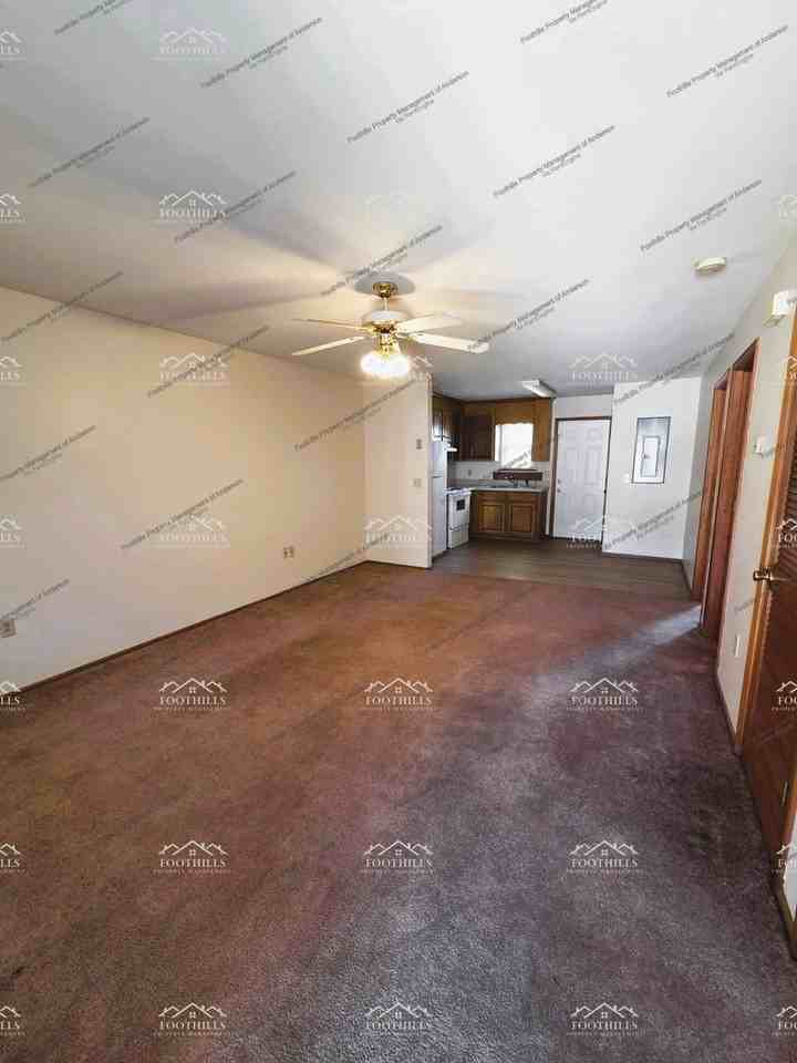 618 Jasmin Dr - Photo 4 of 10