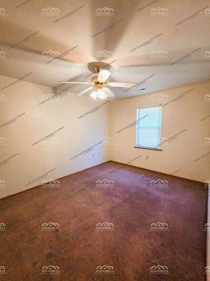 618 Jasmin Dr - Photo 5 of 10